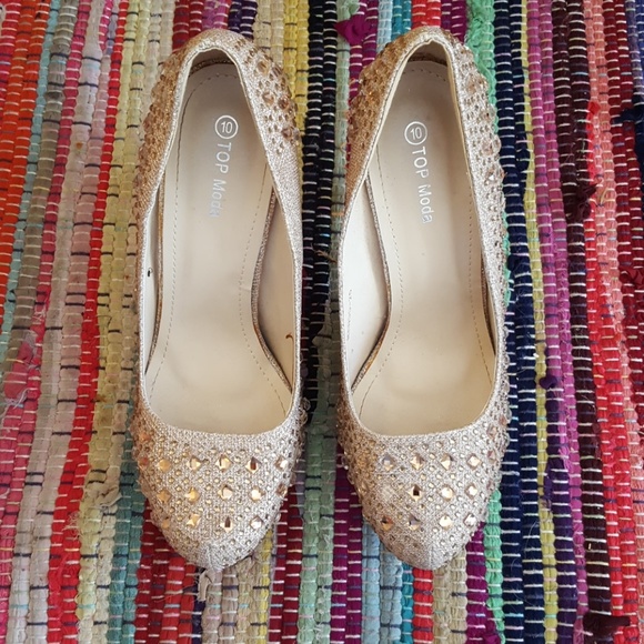 Shoes - Picture 3 of 3